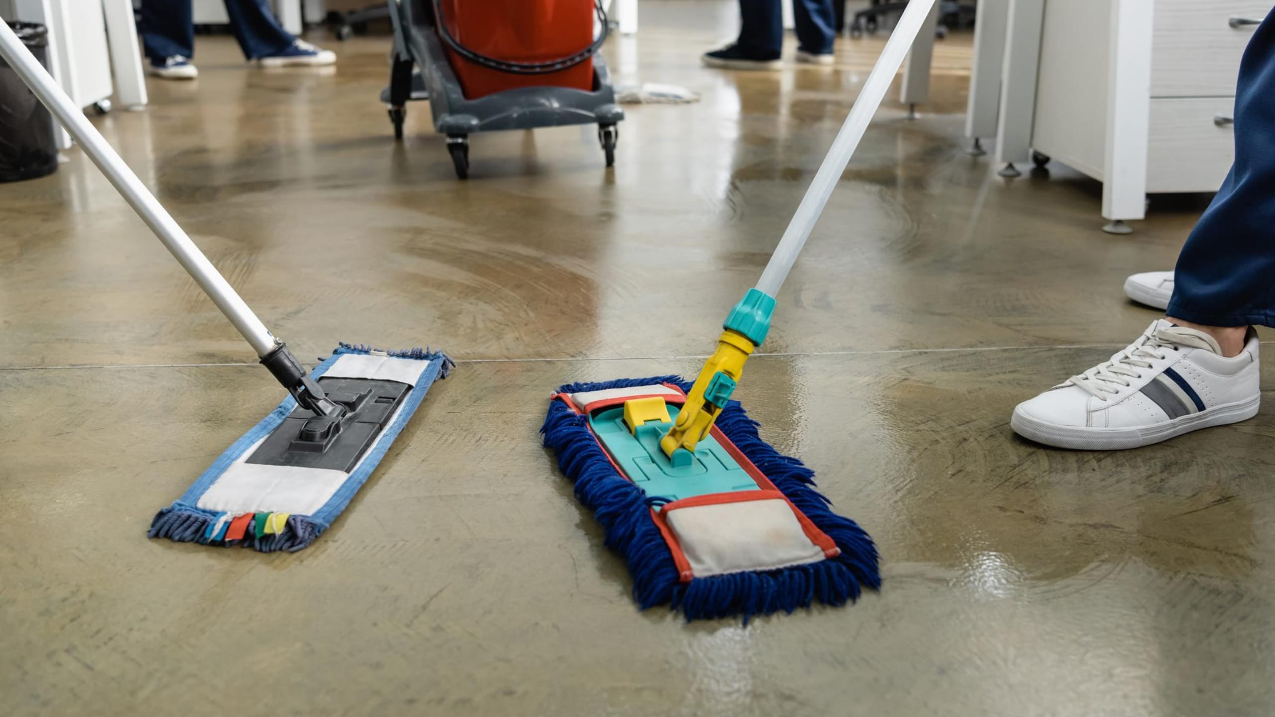 How to Transform Your Neglected Office Space into a Spotless Environment with Expert Help 